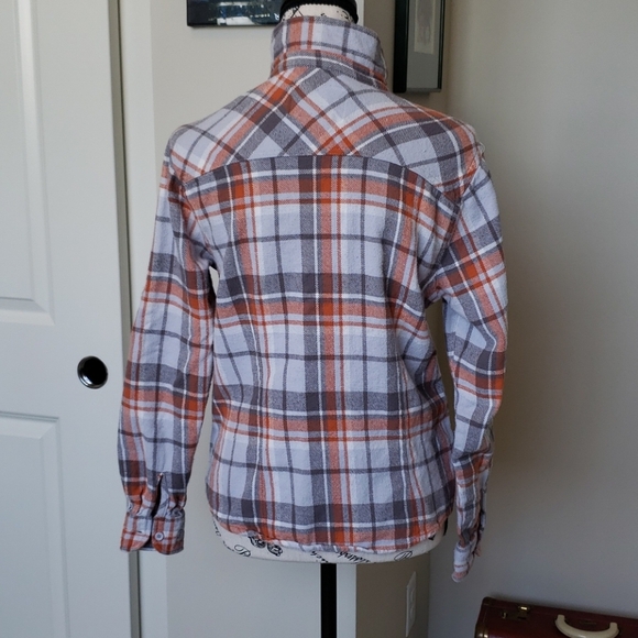 Old mill flannal button down - Picture 4 of 5